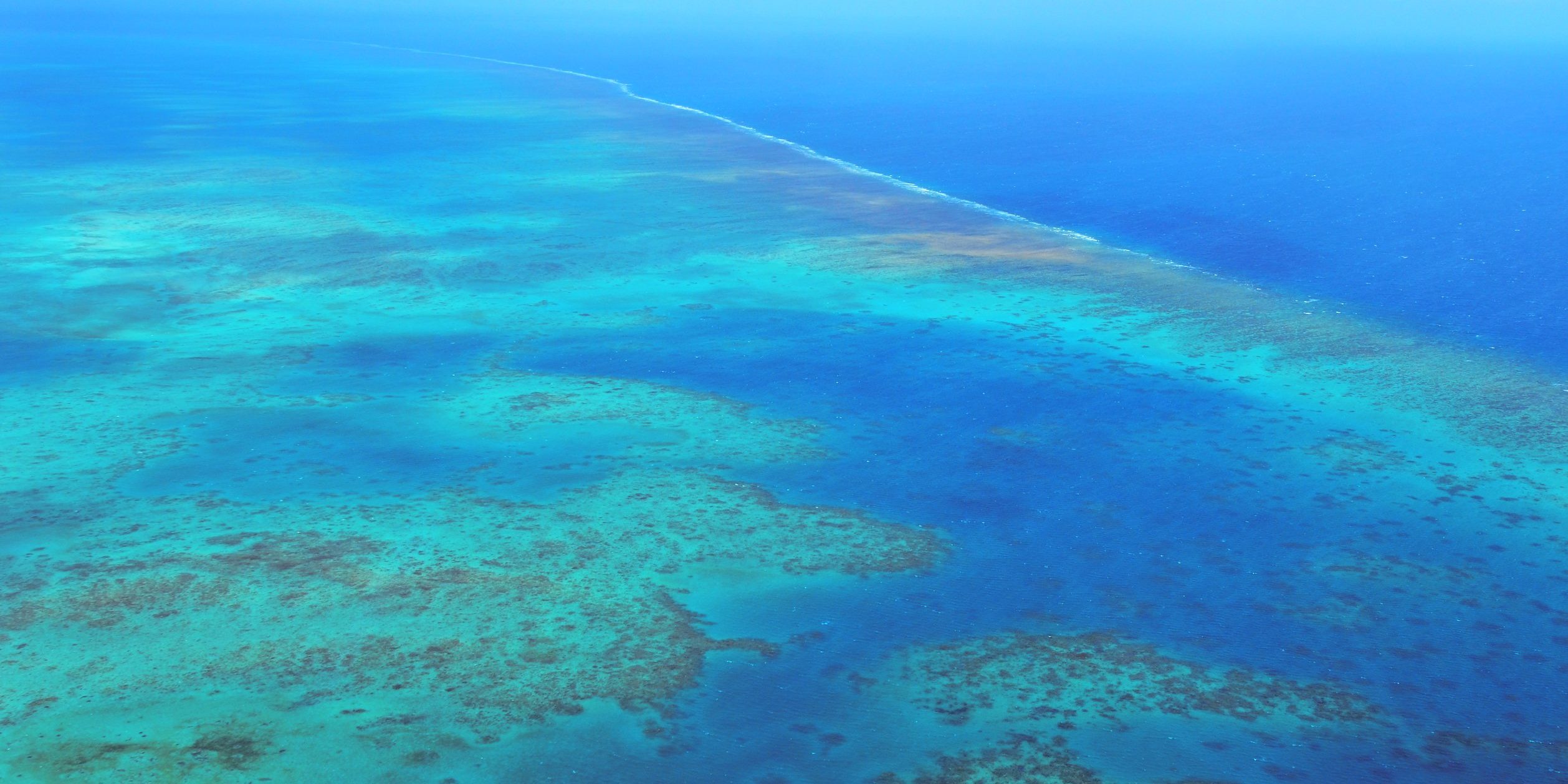 Great_Barrier_Reef_Aerial-57326057_m